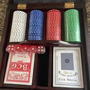 Poker chip carrying case